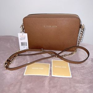 ❌SOLD❌ NWT Michael Kors Jet Set Saffiano Large East West Crossbody Bag